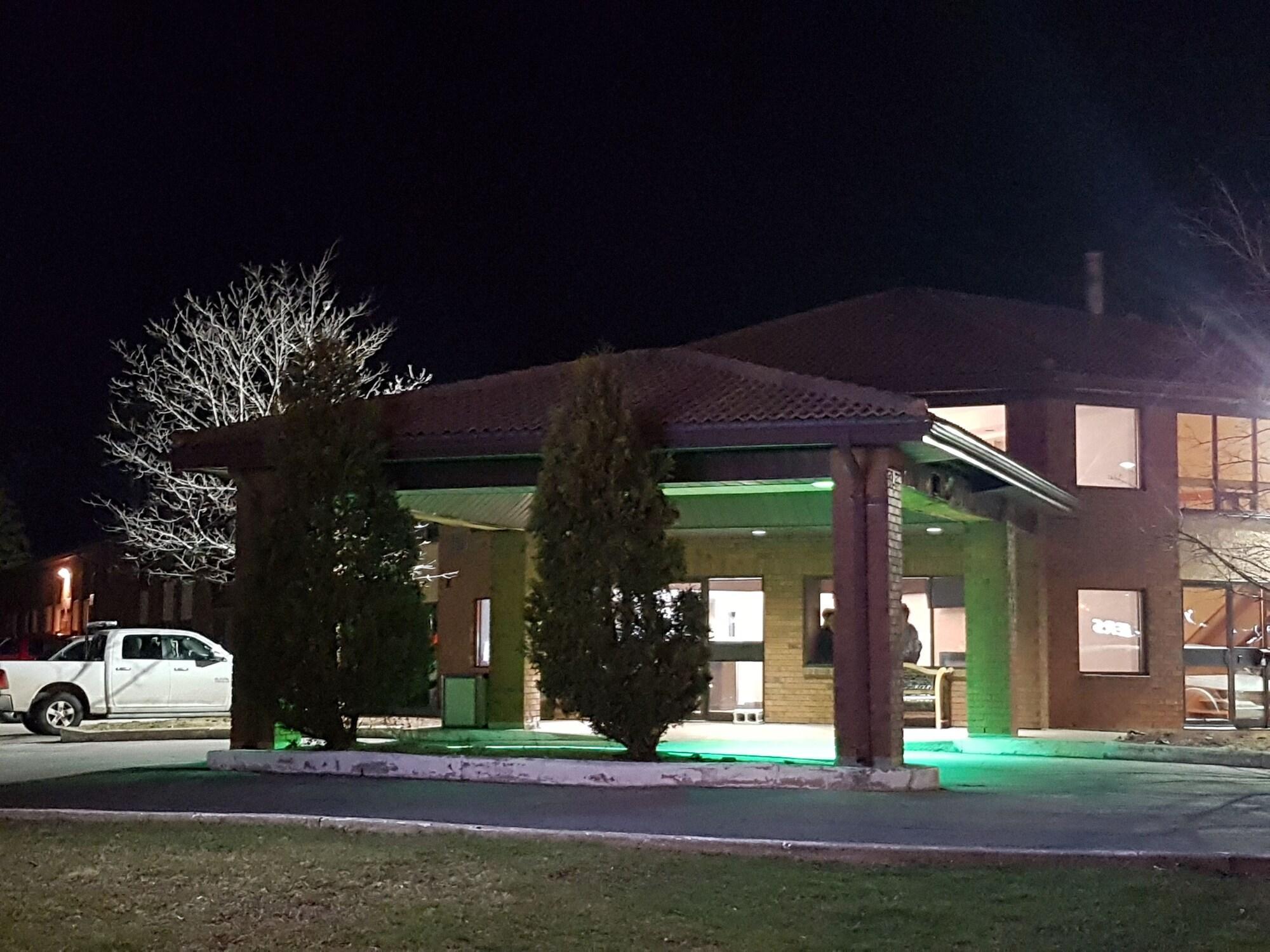 Travelodge By Wyndham Welland Extérieur photo