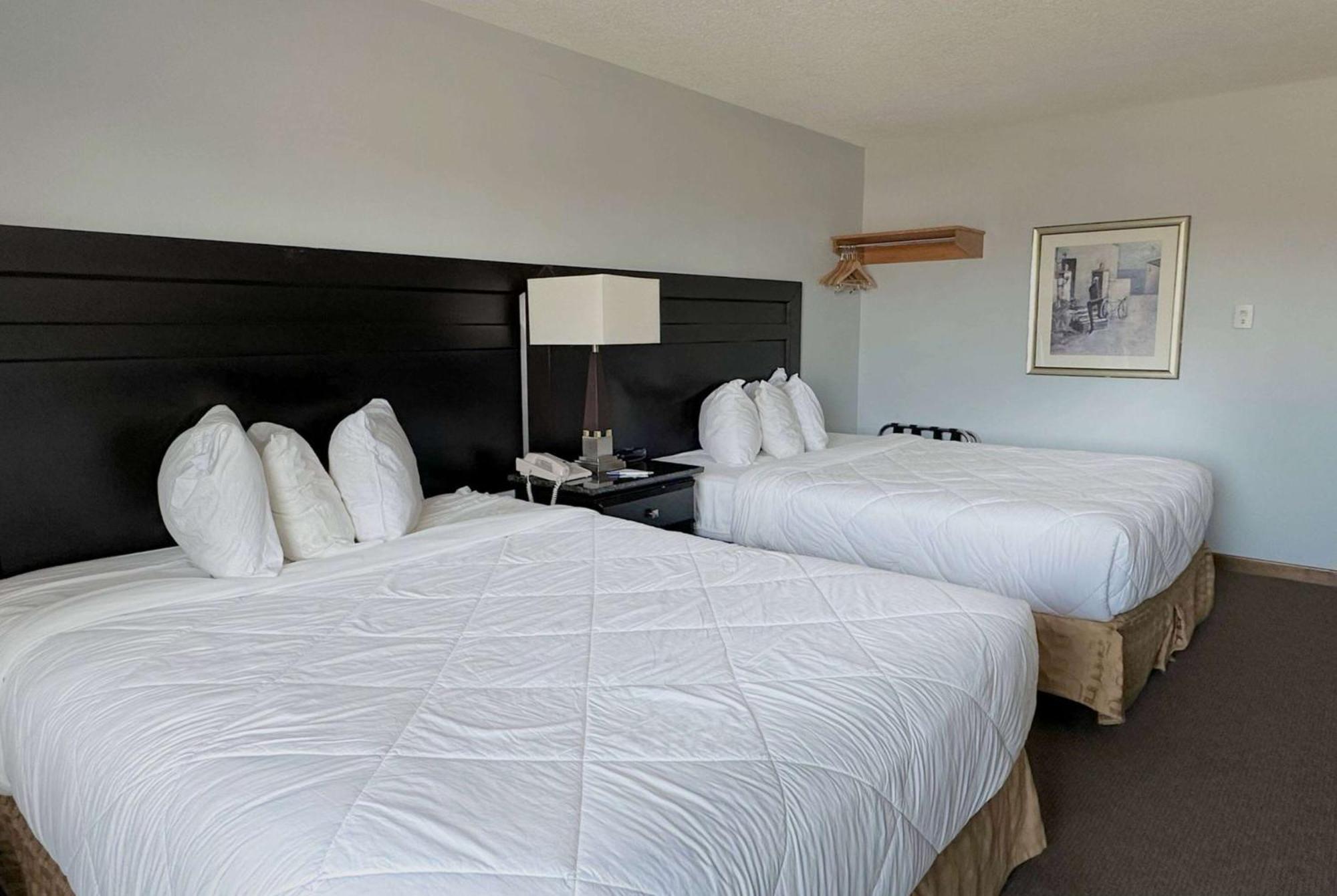 Travelodge By Wyndham Welland Extérieur photo